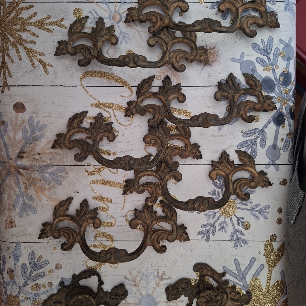 Vintage Gold Distress Decorative Hardware